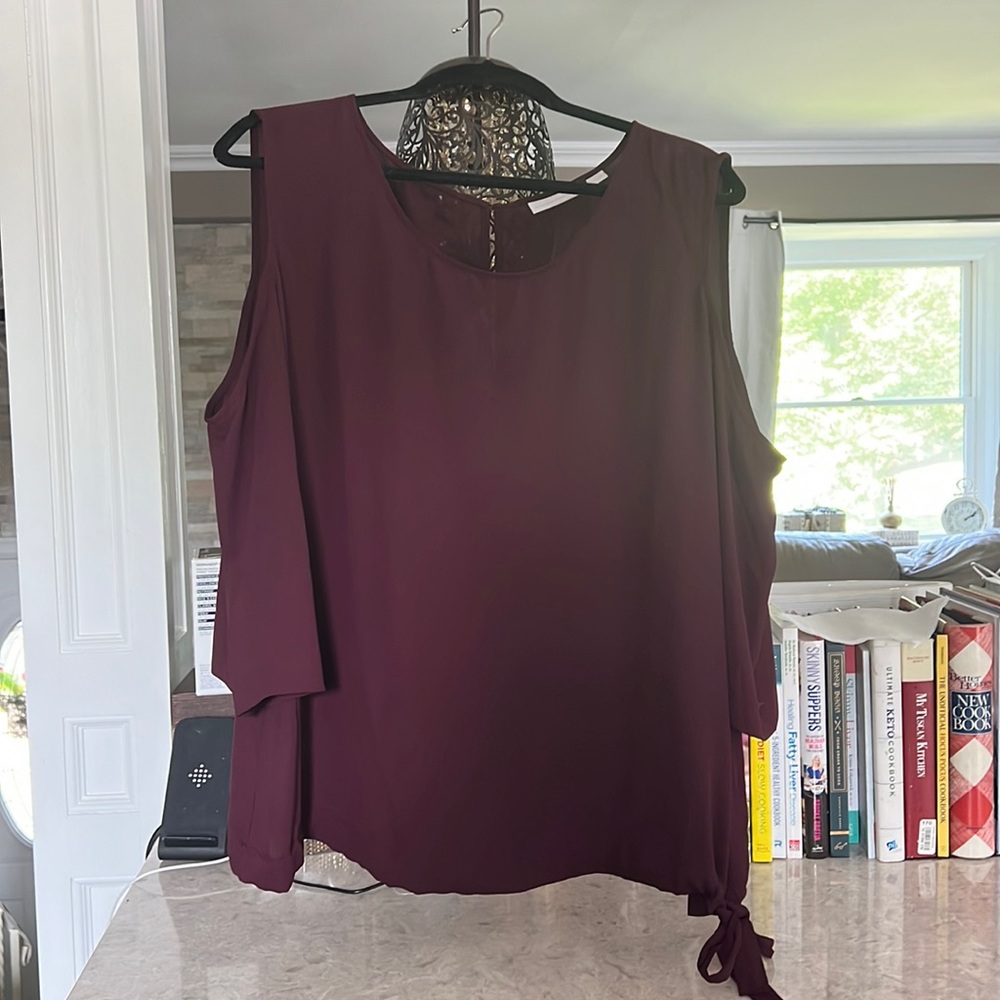 Cold shoulder lightweight blouse with side tie